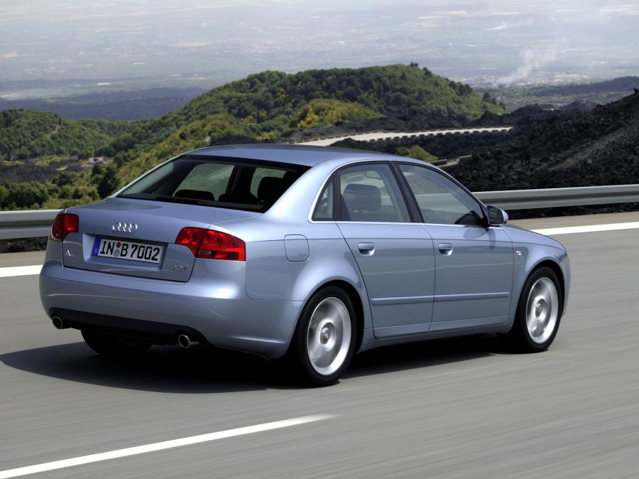  Audi A4 2.0T Sedan (B7, 8E) 2004 года  (фото 9 из 26)
